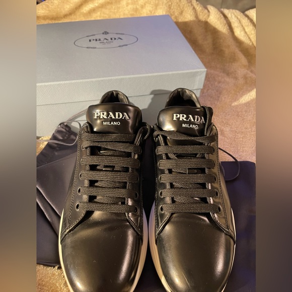 Women’s Prada shoes - Picture 4 of 6